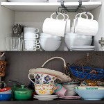 joeji's Kitchen Tassenhalter Schrankeinsatz | Silberne Tassen Aufbewahrung ideal als Becherhalter oder Becherständer | Tassen aufhängen unter dem Regal